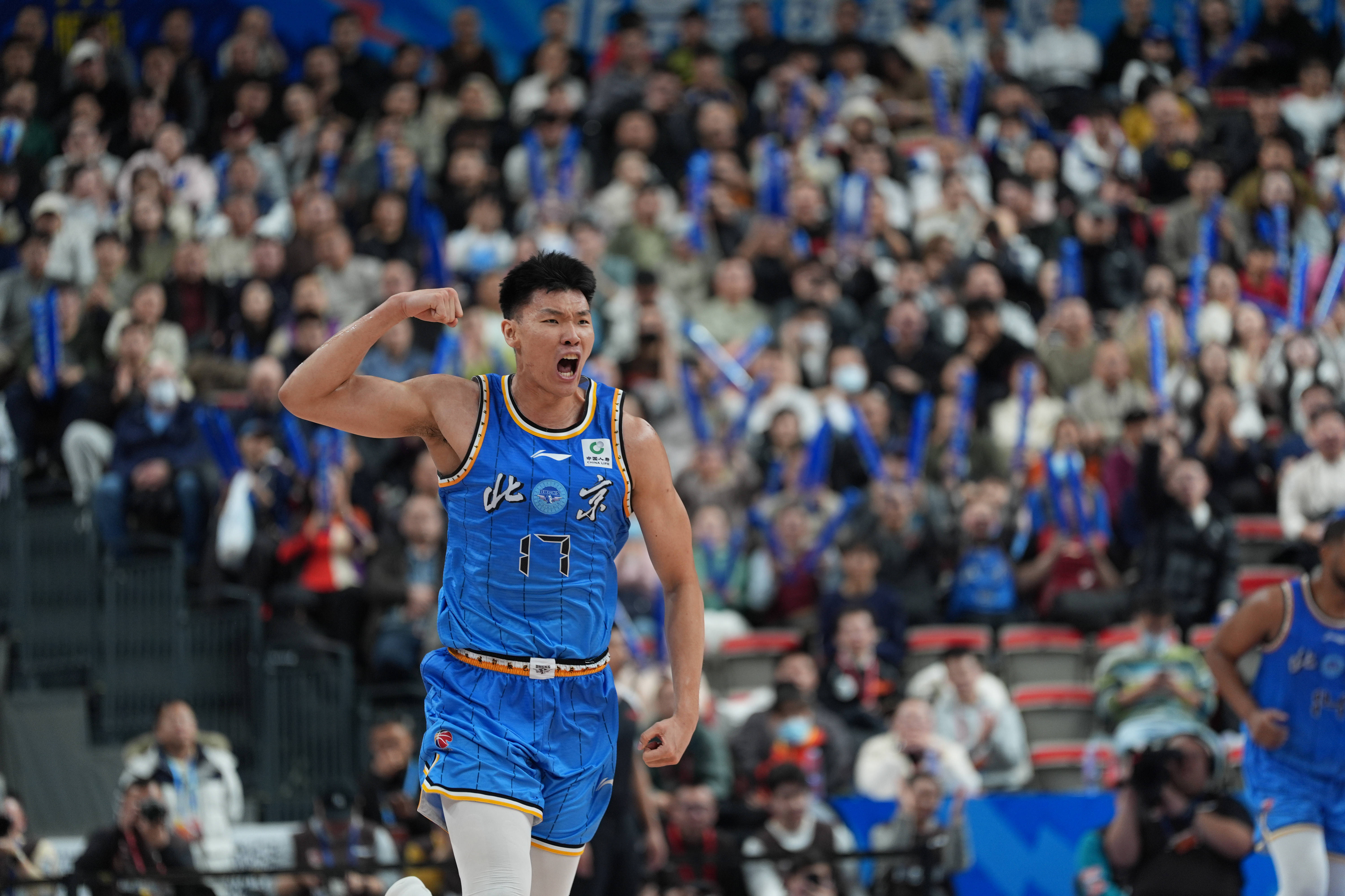 包含重磅！山东男篮集结日强势反弹北京国安集结日远射贴柱，巴塞罗那豪取连胜备战NBA常规赛的词条江南体育APP